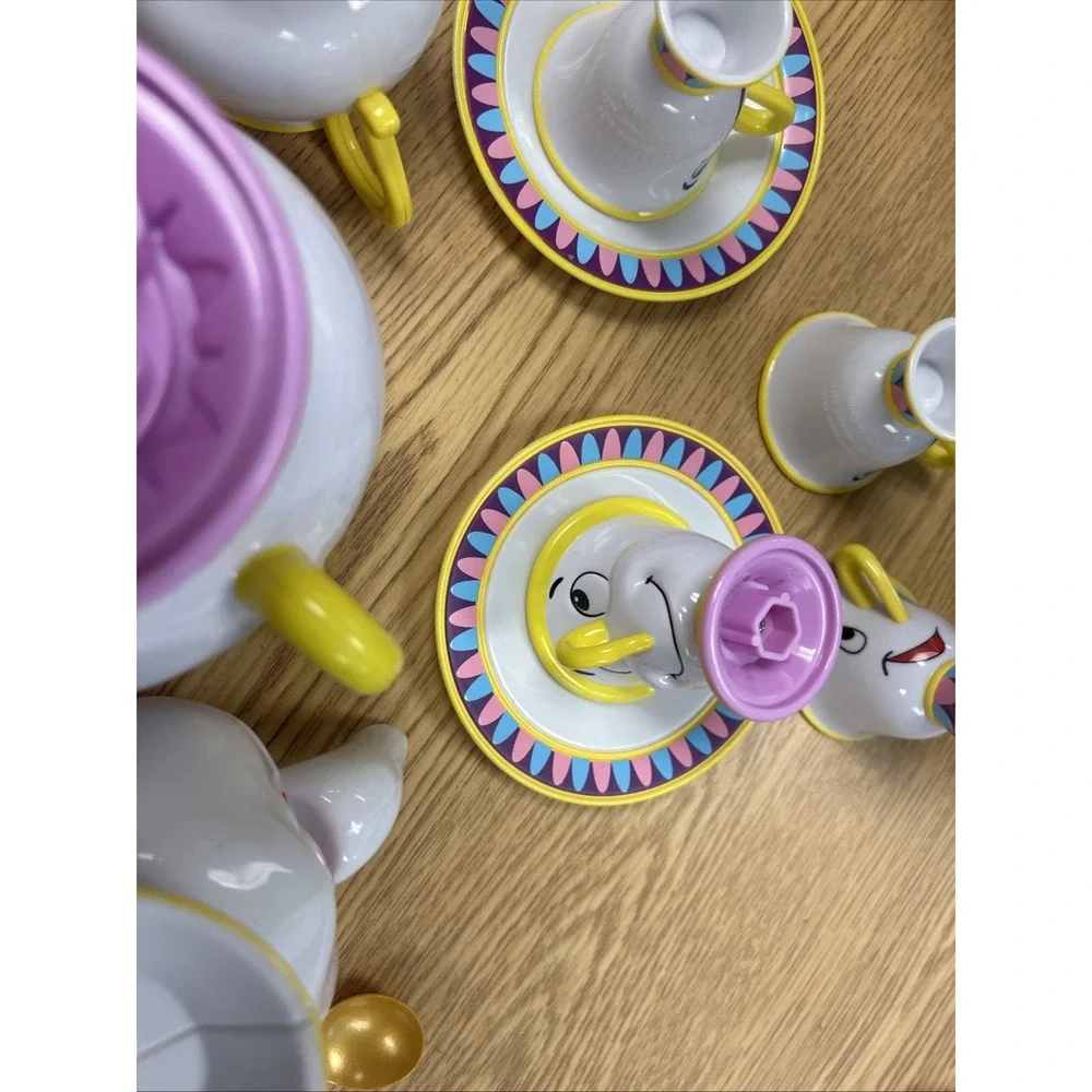 Disney Beauty and the Beast Chip and Mrs. Potts Plastic Toy figures Parts Pieces